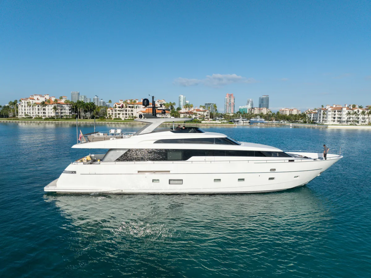 97' San Lorenzo "Astonish" 97' super yacht available for charter in Miami